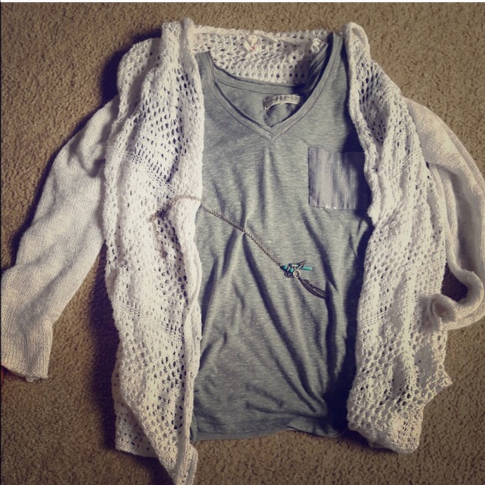 V neck tee with sequin pocket